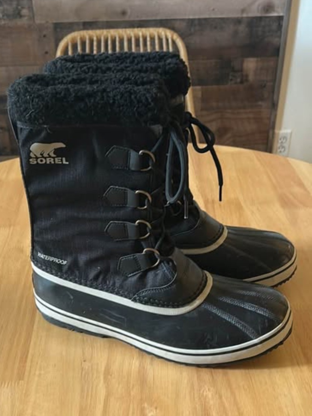 Men’s NEW Sorel Winter Boots Size 12 NWOT